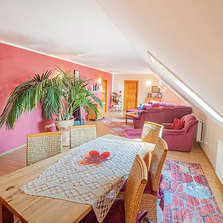 Dom Ogrodnika Διαμέρισμα Jezow Sudecki