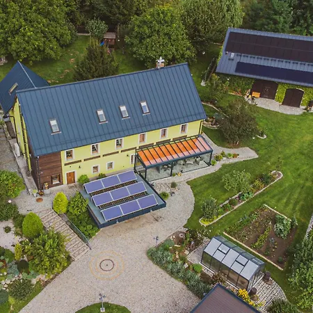 Dom Ogrodnika Διαμέρισμα Jezow Sudecki